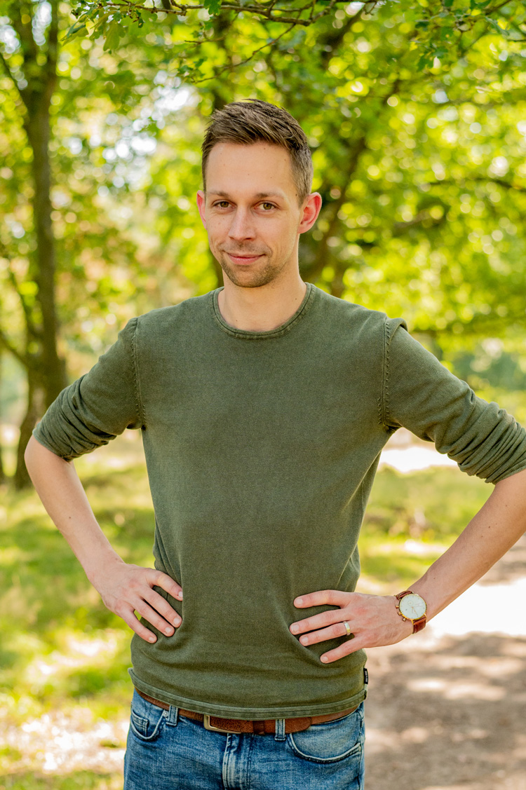 Paul – orange gorilla Paul - orange gorilla